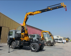 What are the influencing factors of mobile cranes?