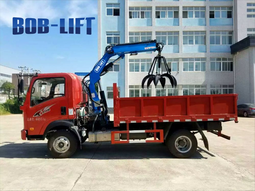 What are the advantages of the lifting device under the hook?