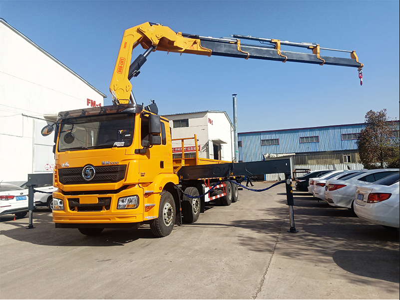 How the hydraulic truck crane works