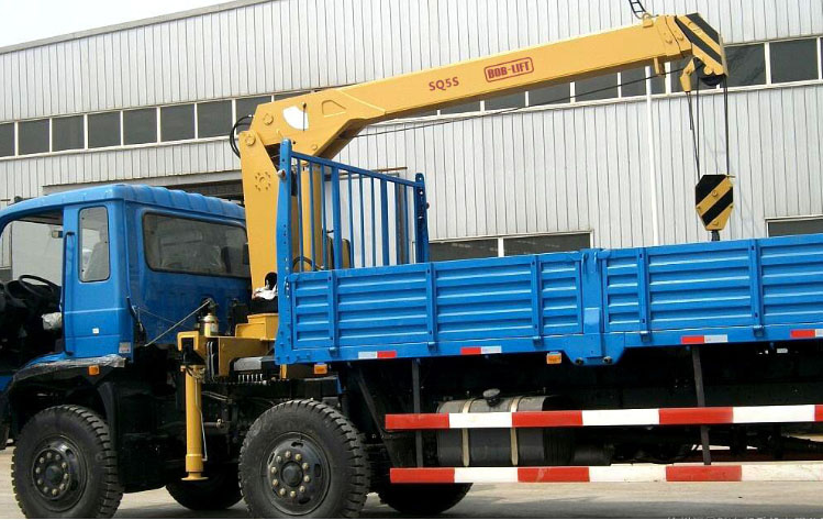 What are the types of crane trucks?