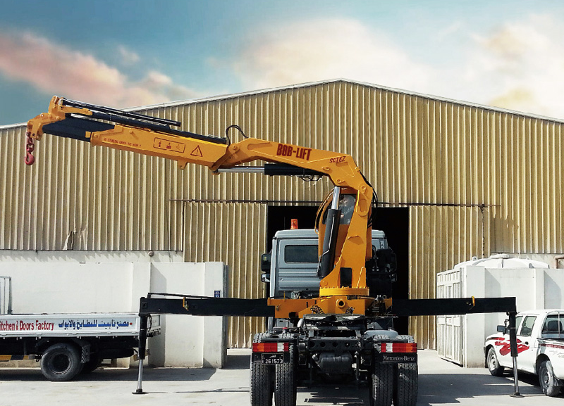 How to choose a knuckle boom crane and a telescopic boom truck?
