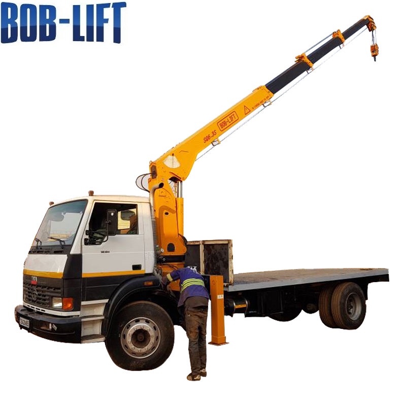mini crane trucks 6.3 ton hydraulic crane